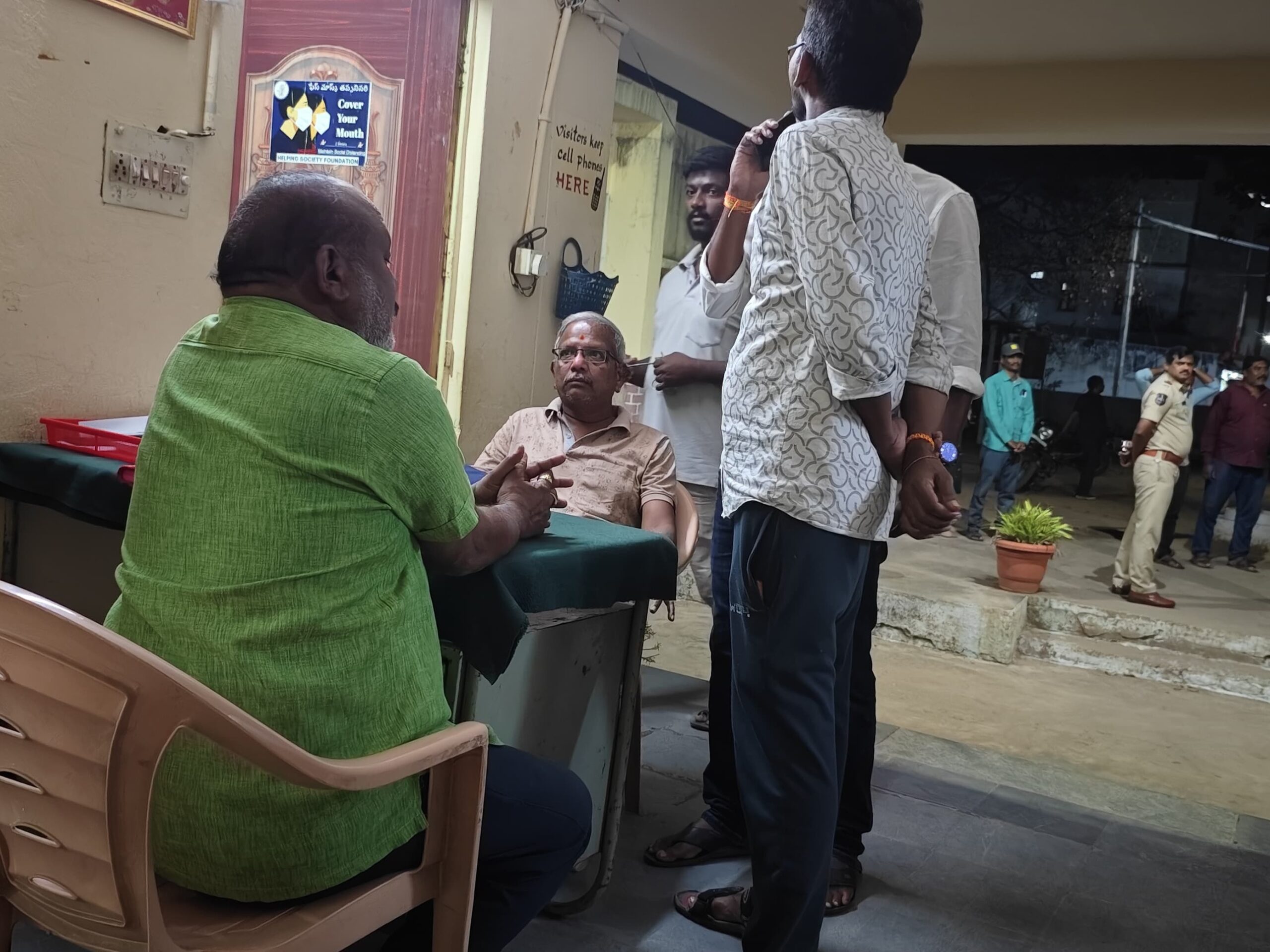 BJP నాయకులను ముందస్తు అరెస్ట్ చేసిన పోలీసులు