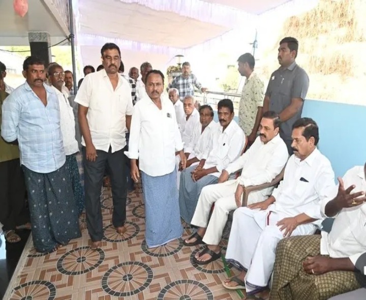 ‘ప్రభుత్వం రైతులను ఆదుకోవాలి’