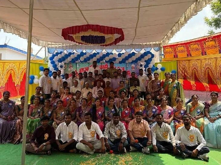 వెచరేణిలో పూర్వ విద్యార్థుల సందడి