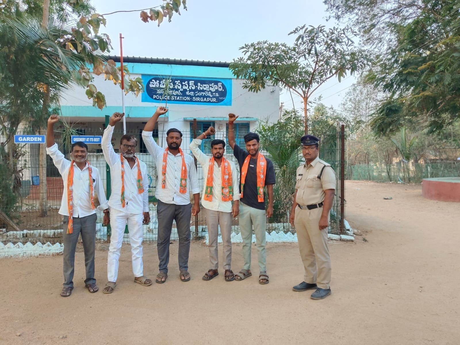 సిర్గాపూర్‌లో బీజేపీ నాయకుల ముందస్తు అరెస్ట్