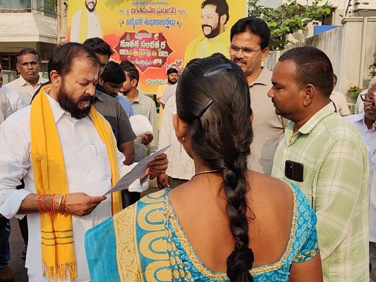 ఎమ్మెల్యే దృష్టికి ప్రజా సమస్యలు