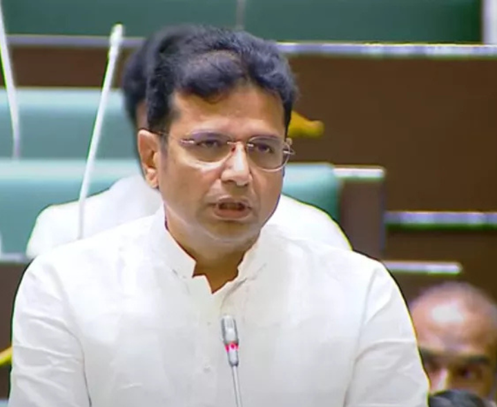 రెండేళ్లలో 3,903 పరిశ్రమలకు క్లియరెన్స్: శ్రీధర్