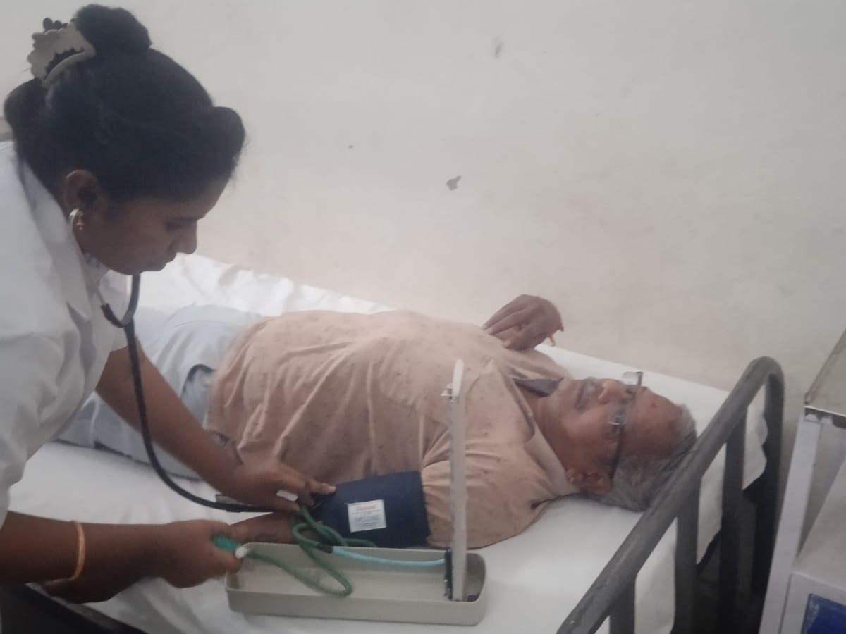 పోలీస్ స్టేషన్‌లో అస్వస్థతకు గురైన BJP నాయకులు