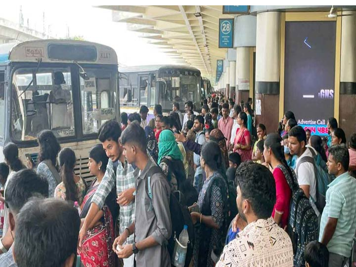 HYDకు రిటర్న్.. బస్టాండ్‌లలో భారీ రద్దీ!