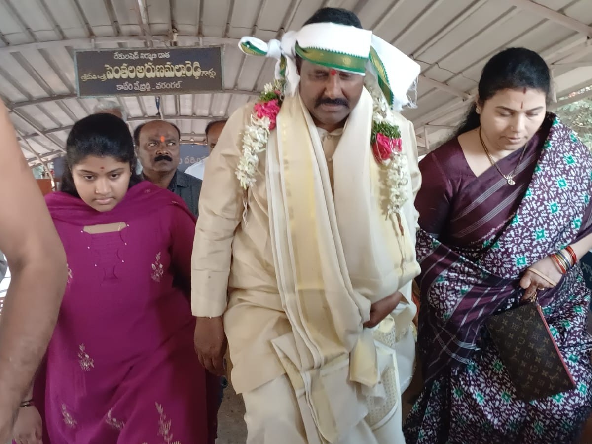 లక్ష్మి నరసింహ స్వామిని దర్శించుకున్న ఎమ్మెల్యే