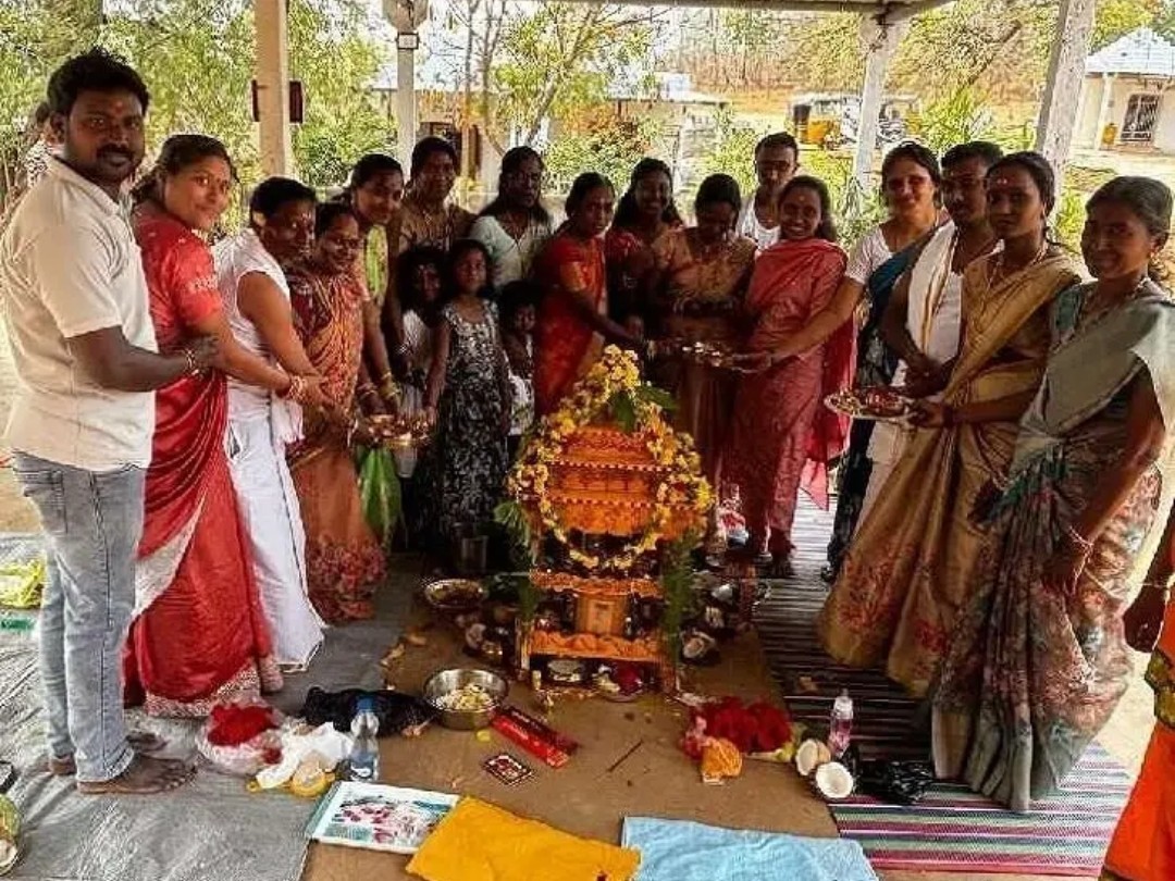 గుట్టపై మొదటిసారి సత్యనారాయణ స్వామి వ్రతం