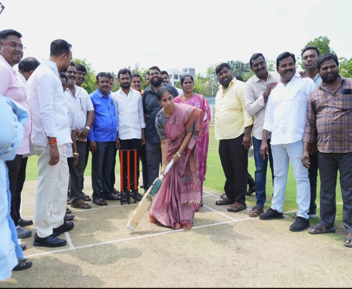 అంధుల క్రికెట్ టోర్నమెంట్‌ ప్రారంభించిన ఎమ్మెల్యే