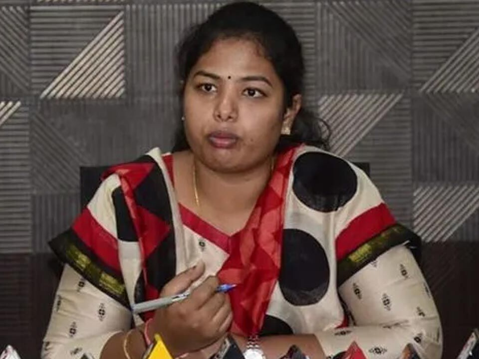 ‘ప్రజల ఫిర్యాదులు సత్వరంగా పరిష్కరించాలి’