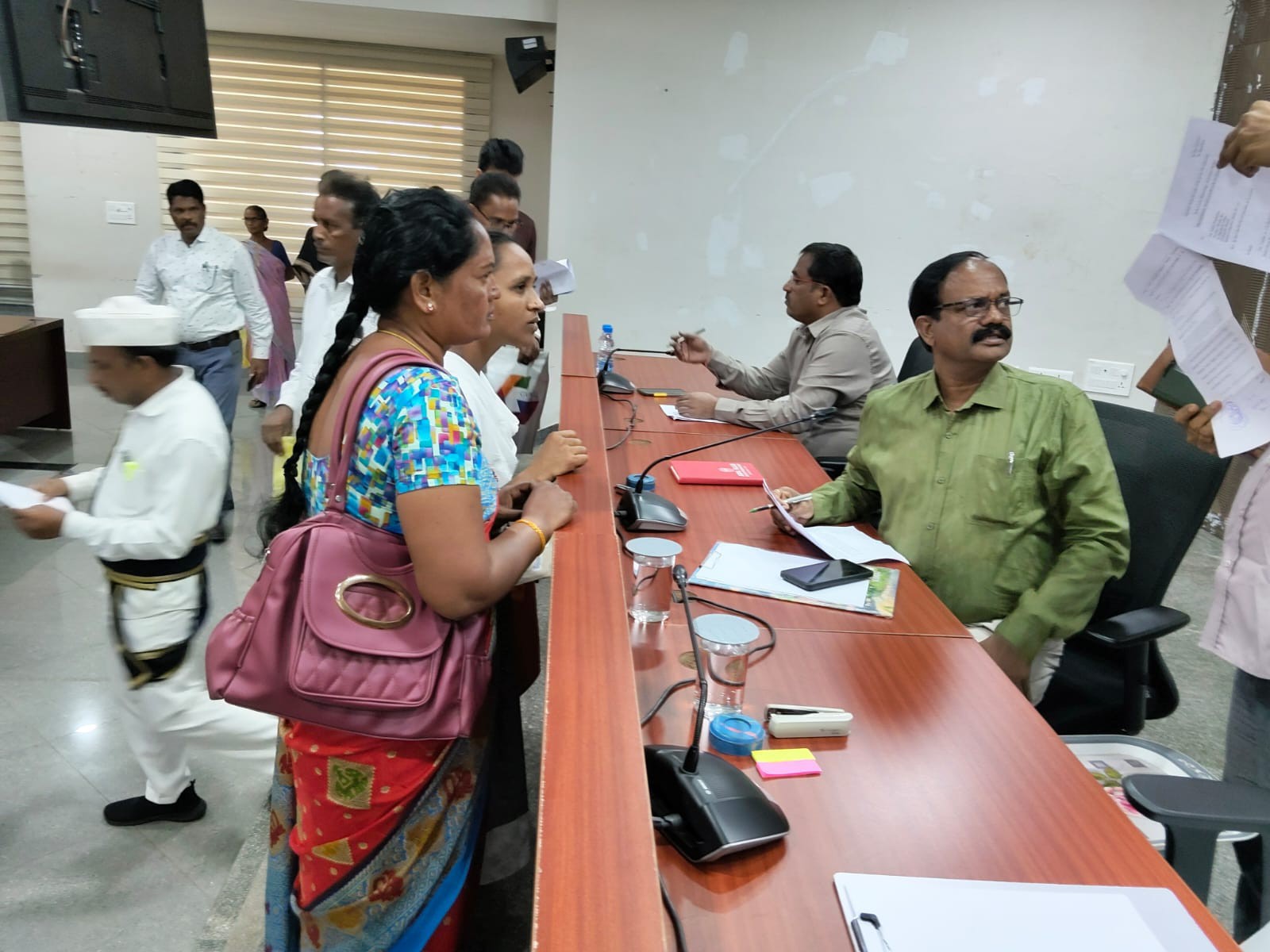 ‘నిరుపేదలకు ఉచిత విద్యుత్ వర్తింపజేయాలి’