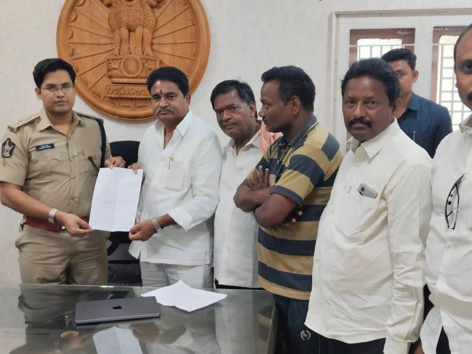 ‘అనుదీప్ మృతిపై విచారణ చేపట్టాలి’