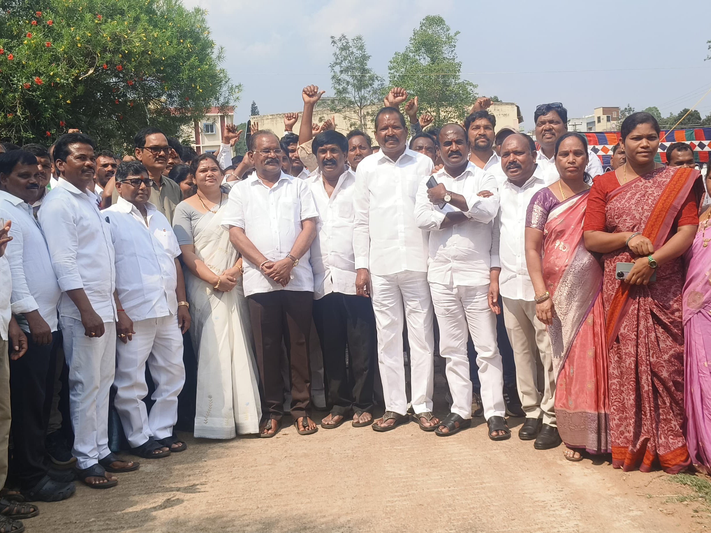 ‘ఎన్నికల్లో పార్టీ విజయానికి పనిచేయాలి’