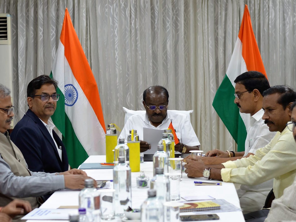 విశాఖ స్టీల్ ప్లాంట్‌కు కేంద్ర మంత్రుల భరోసా