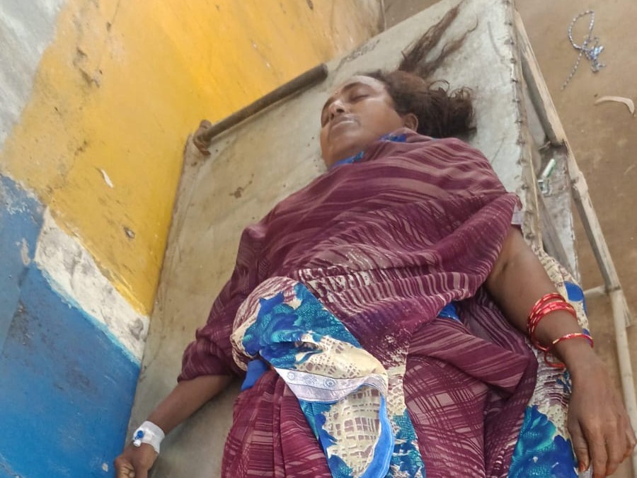 పాముకాటుతో వివాహిత మృతి