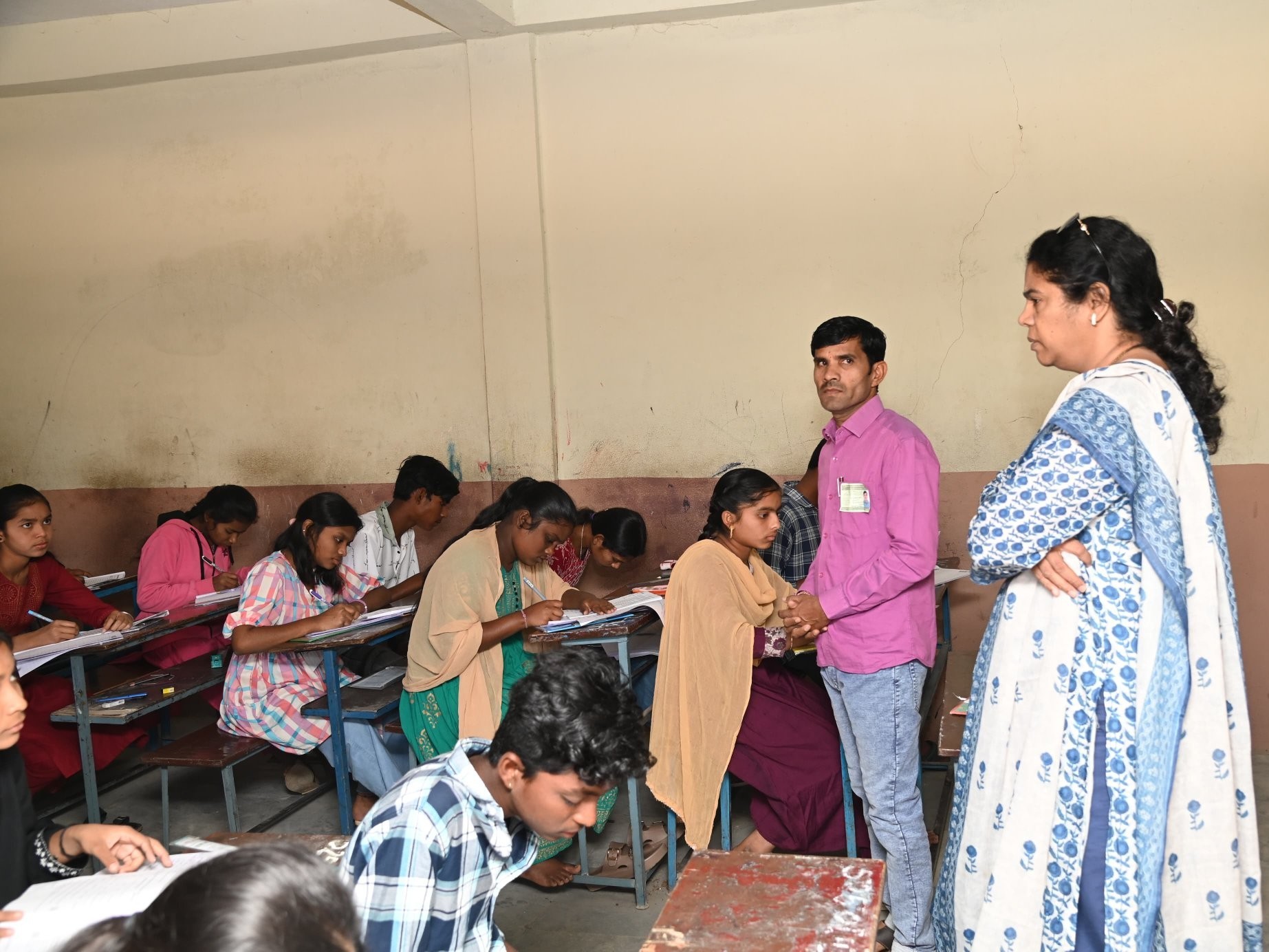 SSC పరీక్ష కేంద్రాన్ని తనిఖీ చేసిన కలెక్టర్