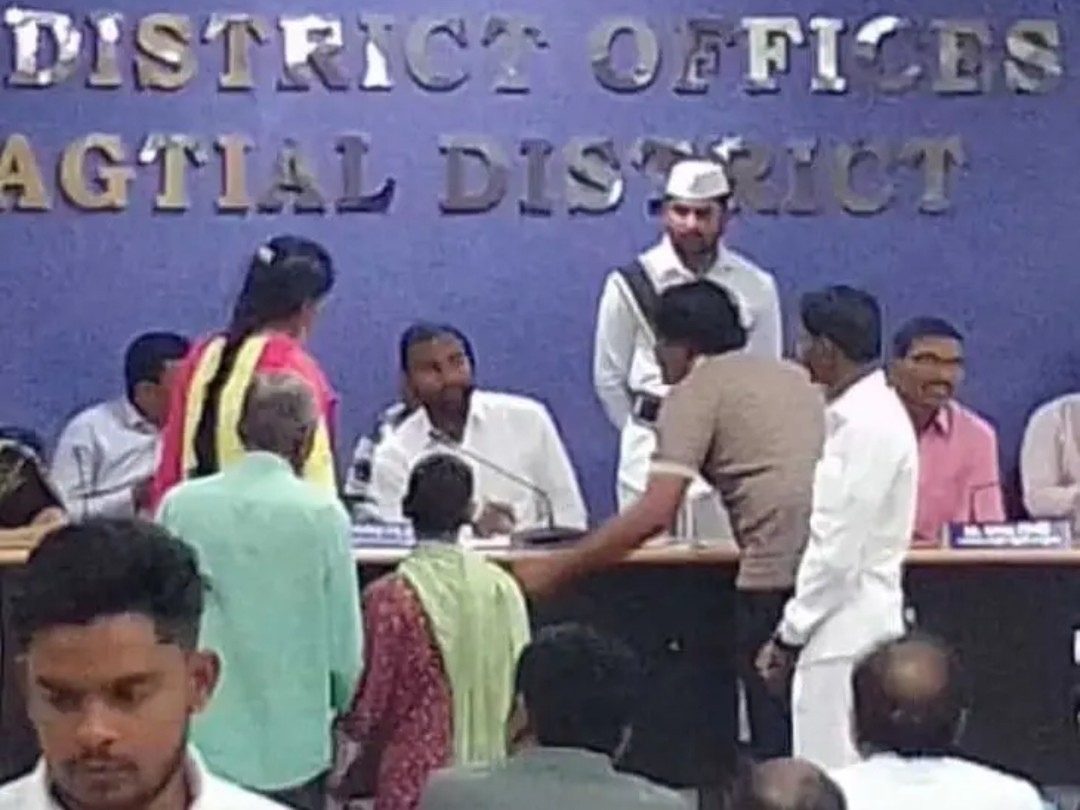 పెన్షన్ కోసం కలెక్టర్‌కు విజ్ఞప్తి