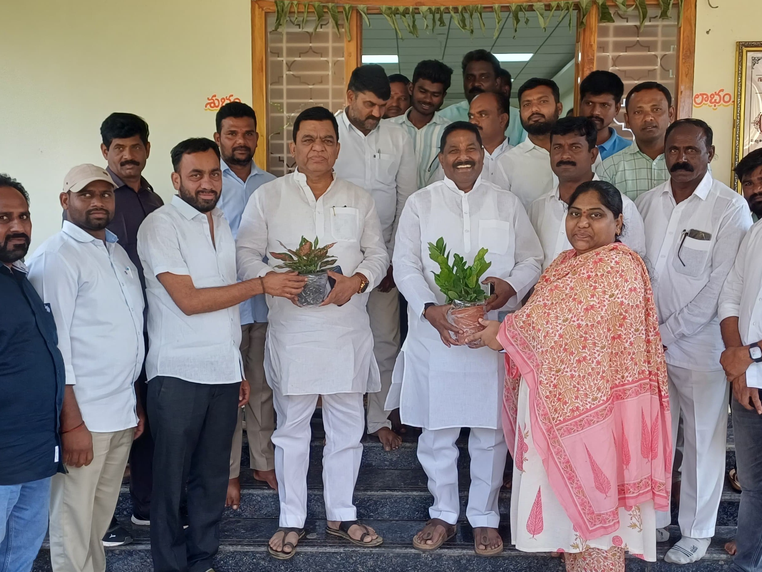 అభివృద్ధికి పూర్తి సహకారం: ఎమ్మెల్యే, ఎంపీ హామీ