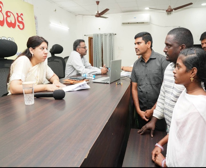 అర్జీల పరిష్కారానికి కలెక్టర్ కృతిక శుక్లా ప్రత్యేక ఆదేశాలు