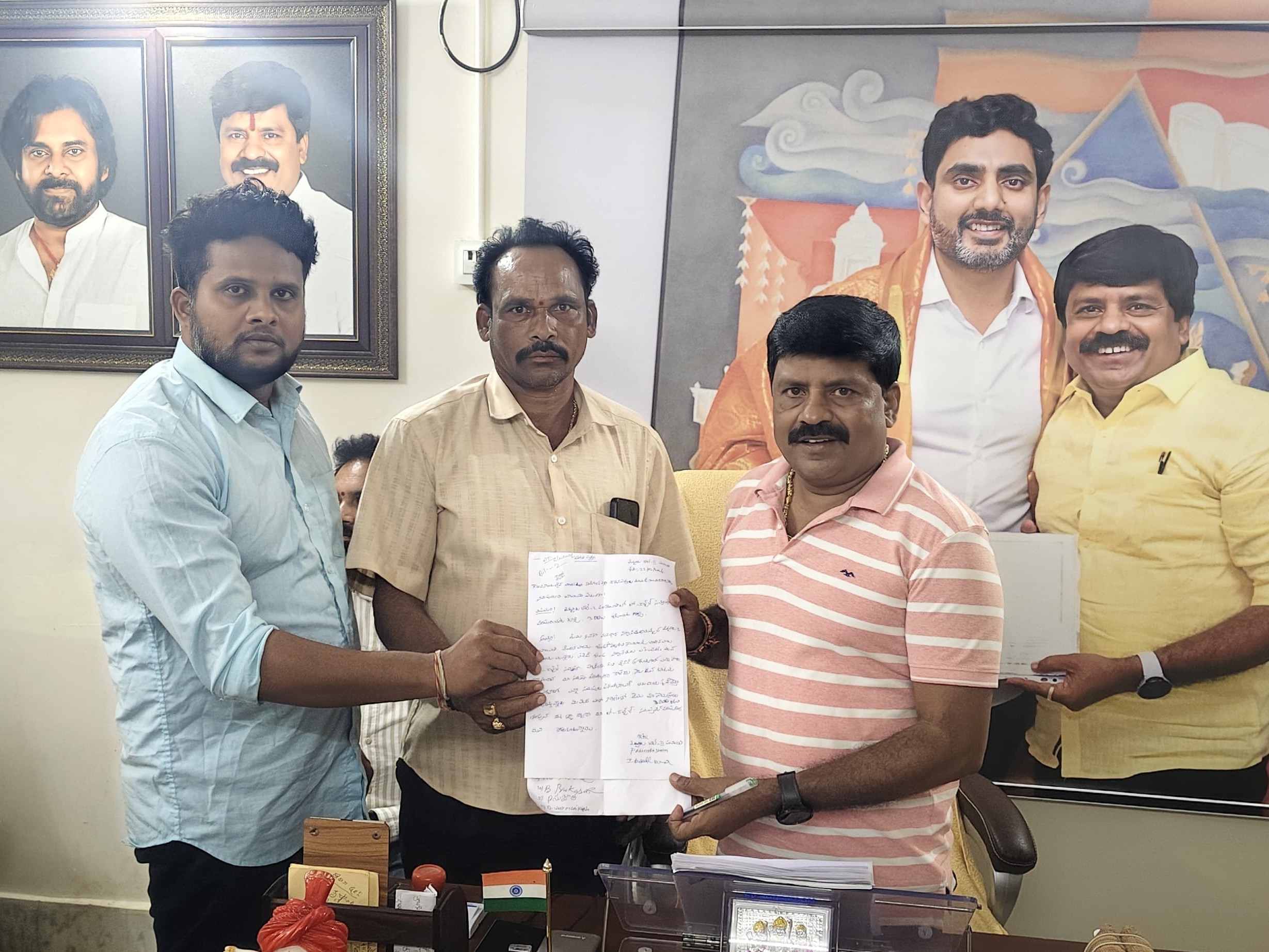 లో ఓల్టేజ్ సమస్యను పరిష్కరించాలని వినతి