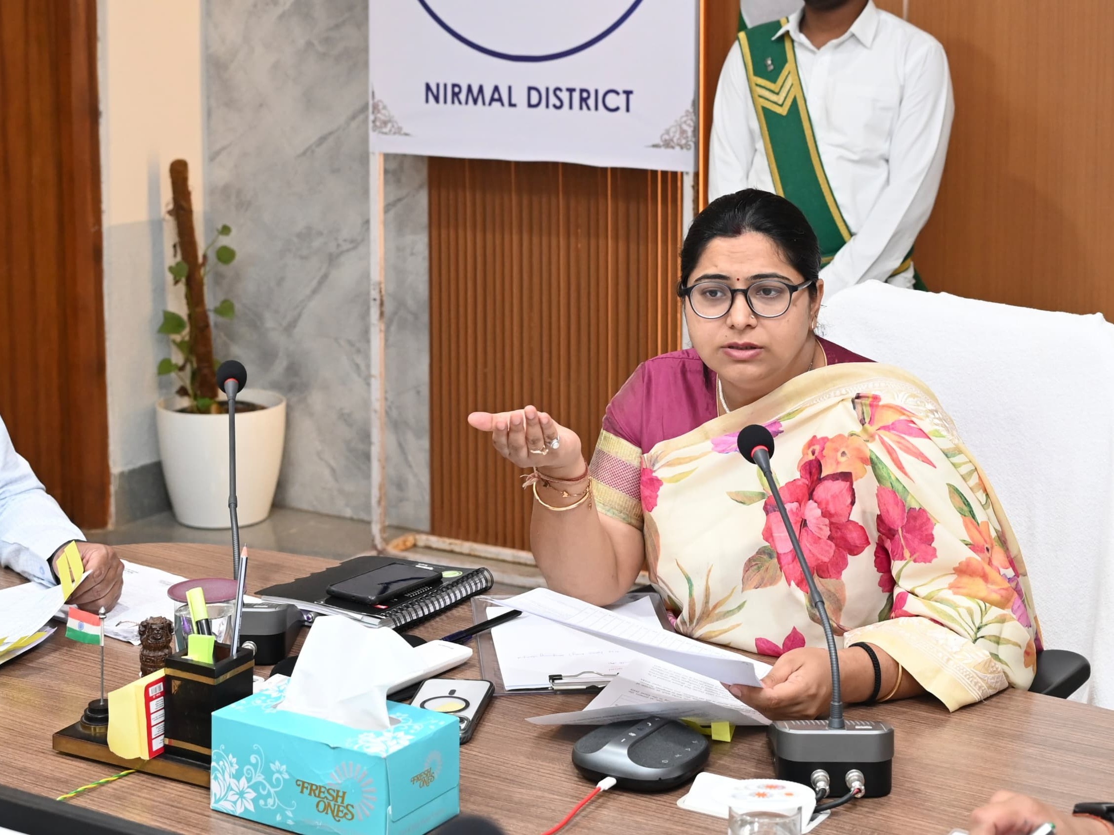 ‘ఇందిరమ్మ ఇళ్ల నిర్మాణాలు త్వరగా పూర్తి చేయాలి’