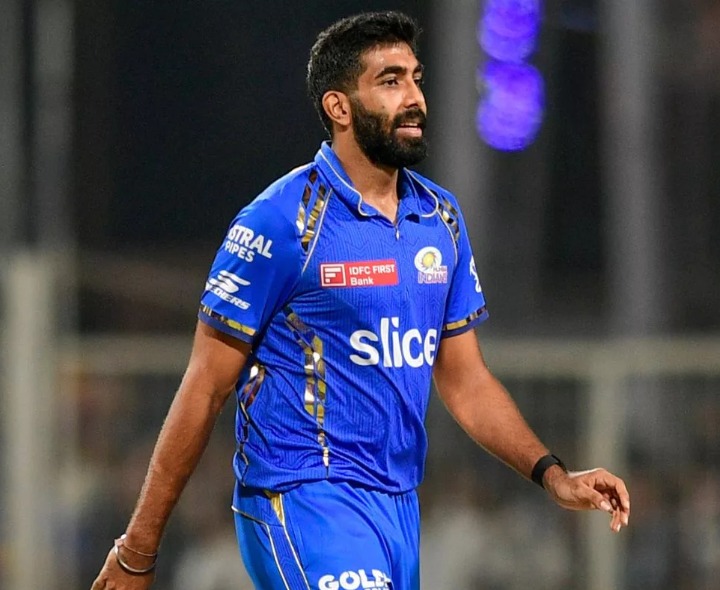 MIకి టెన్షన్.. జట్టుతో కలవని బుమ్రా!