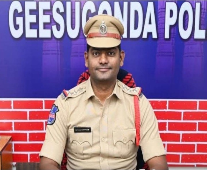 రూ.12,190 విలువైన గుట్కా ప్యాకెట్లు స్వాధీనం