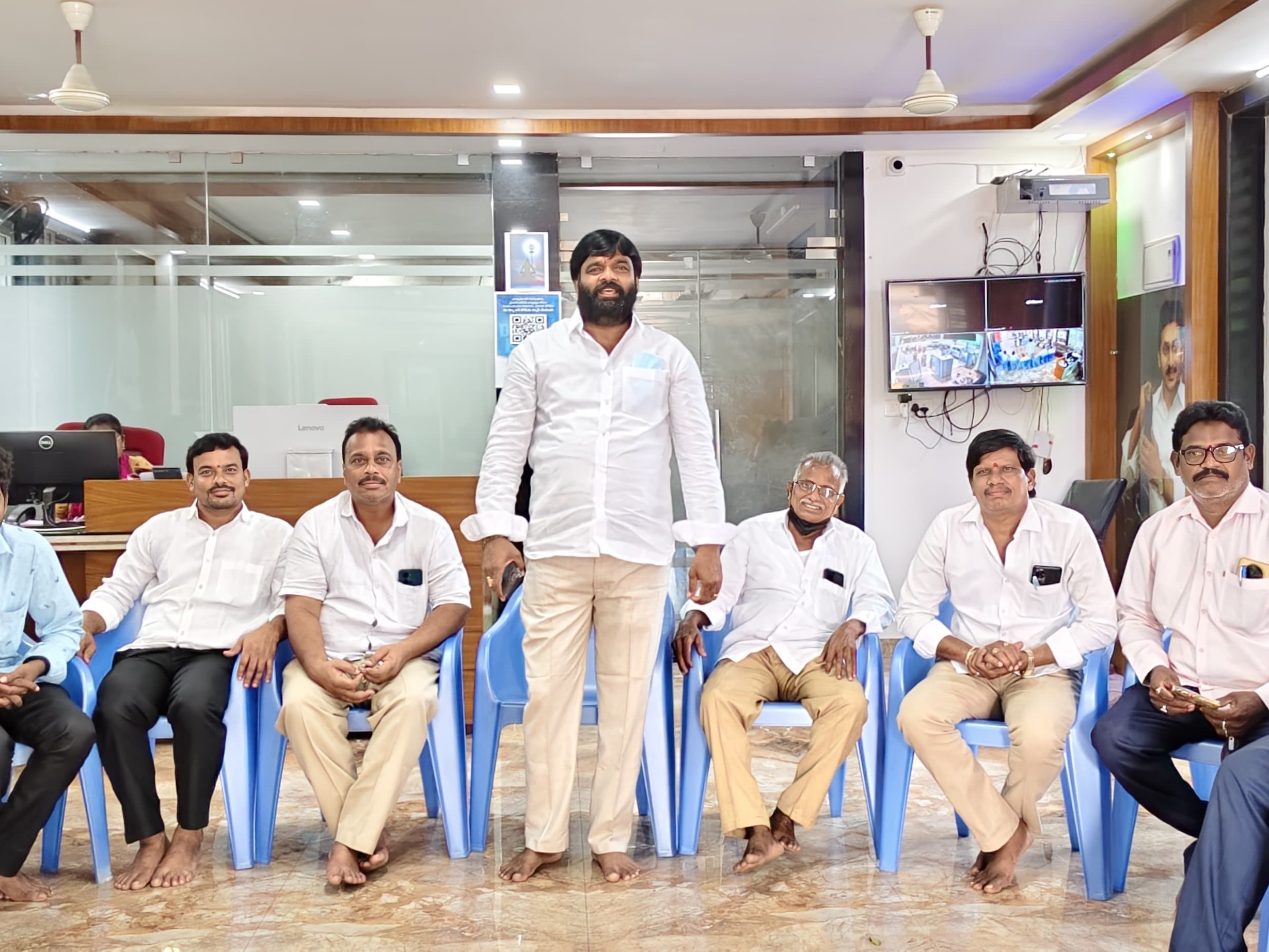 ‘విగ్రహాన్ని ధ్వంసం చేసిన వారిపై చర్యలు తీసుకోవాలి’