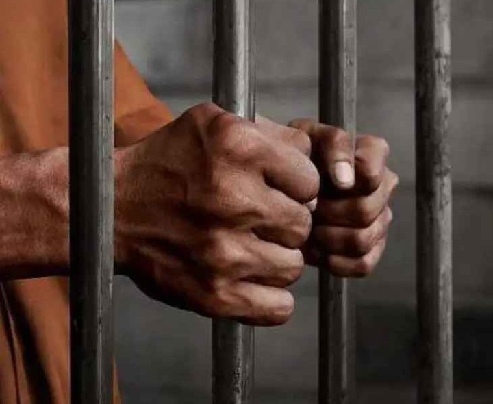 గంజాయి విక్రయించిన ఇద్దరికీ ఐదేళ్ల జైలు శిక్ష