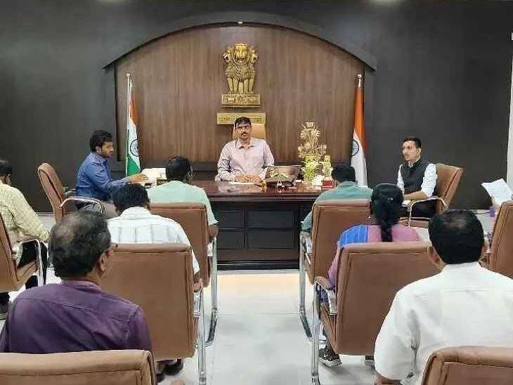 గృహ నిర్మాణాల పెండింగ్ పై కలెక్టర్ అసంతృప్తి