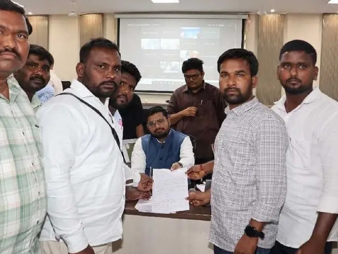 సమస్యల పరిష్కారానికి కలెక్టర్‌కు వినతి