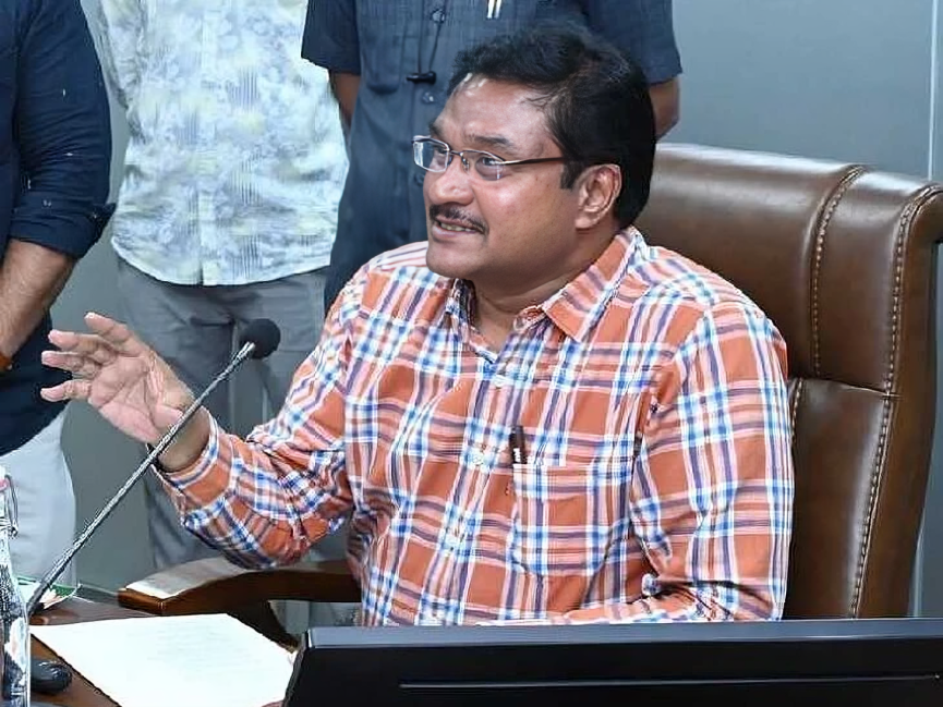 ప్రజావాణిలో మియాపూర్ ట్రాఫిక్ పోలీసుల ఫిర్యాదు