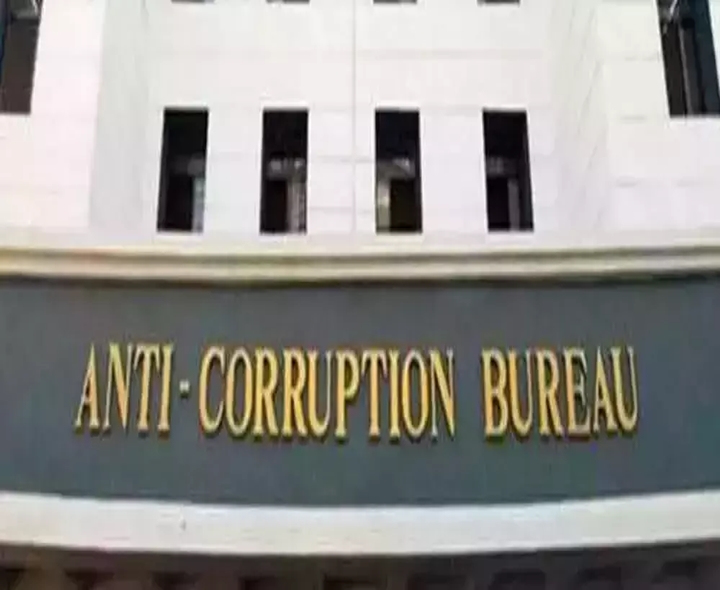 రిజిస్ట్రార్ ఆఫీస్‌లో ఏసీబీ దాడులు