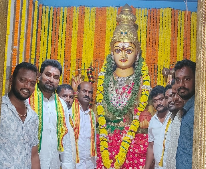 వైభవంగా అమ్మవారి ఆలయ వార్షికోత్సవం