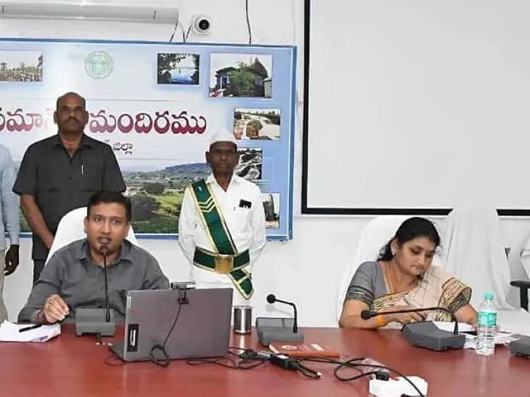 ‘మున్సిపల్ బకాయిలను వెంటనే చెల్లించాలి’