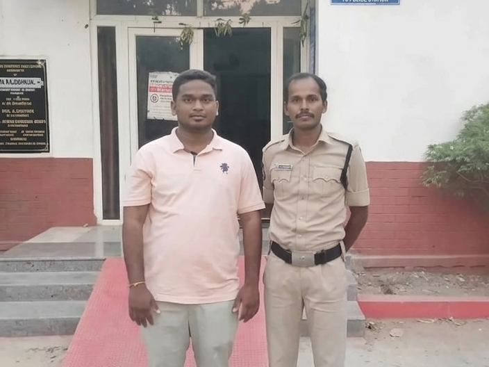 బీఆర్ఎస్వీ అధ్యక్షుడు వాడపల్లి నవీన్ ముందస్తు అరెస్ట్