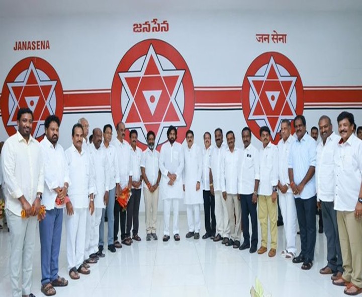 ఎమ్మెల్యేలతో పవన్ కళ్యాణ్ భేటీ
