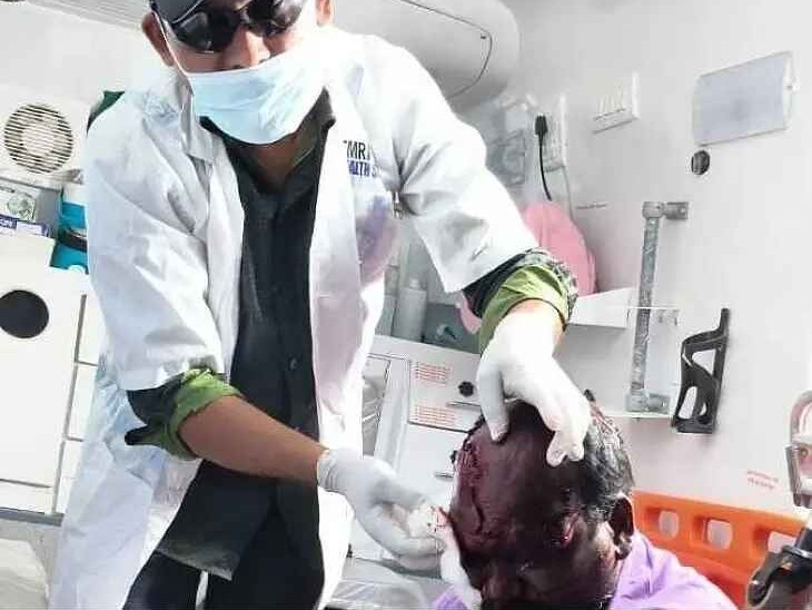 రోడ్డు ప్రమాదం.. వ్యక్తికి తీవ్రగాయాలు