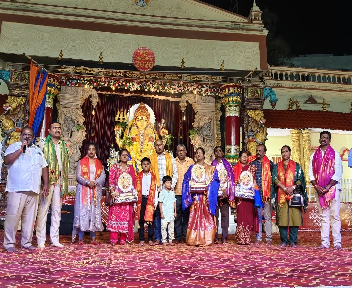 అనకాపల్లిలో అలరిస్తున్న సాంస్కృతిక కార్యక్రమాలు