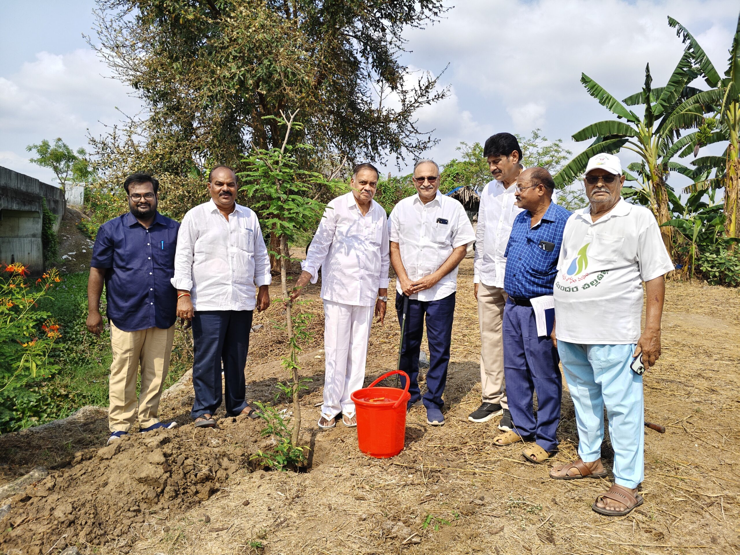 ప్రతి ఒక్కరూ మొక్కలు నాటి పెంచాలి: ఎమ్మెల్యే