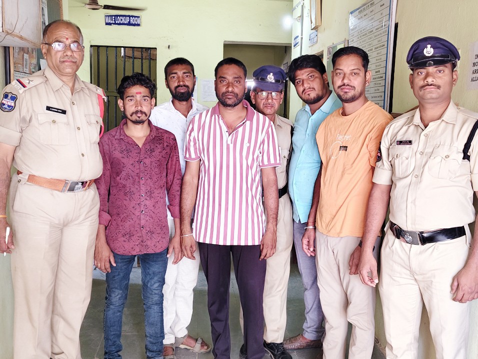 ‘ఇందిరమ్మ పాలనంటే అక్రమ అరెస్టులేనా..?’