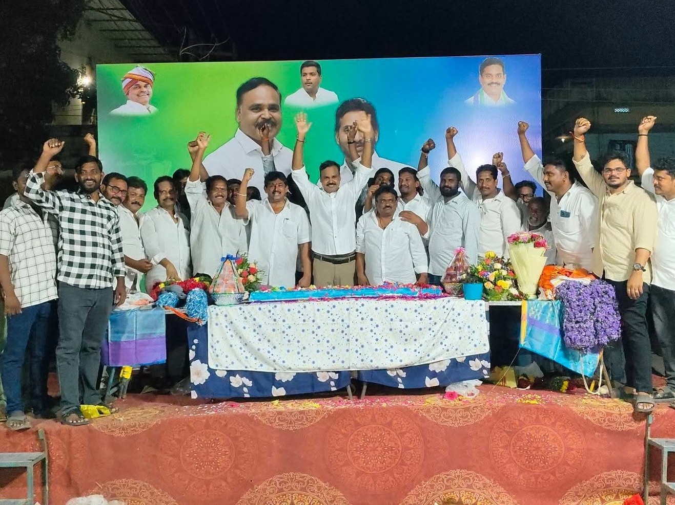 వైసీపీలోకి భారీగా చేరికలు..!