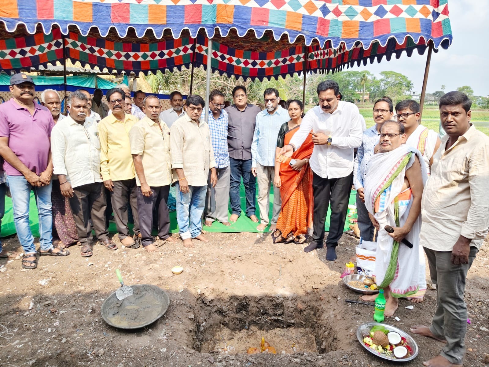 వాటర్ ట్యాంక్, అంగన్వాడీ గదుల నిర్మాణానికి శంకుస్థాపన