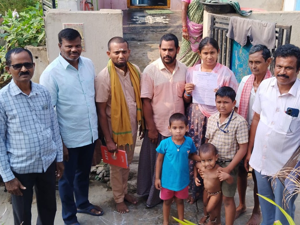 ‘ఐదేళ్లు నిండిన పిల్లలను విధిగా బడిలో చేర్పించాలి’