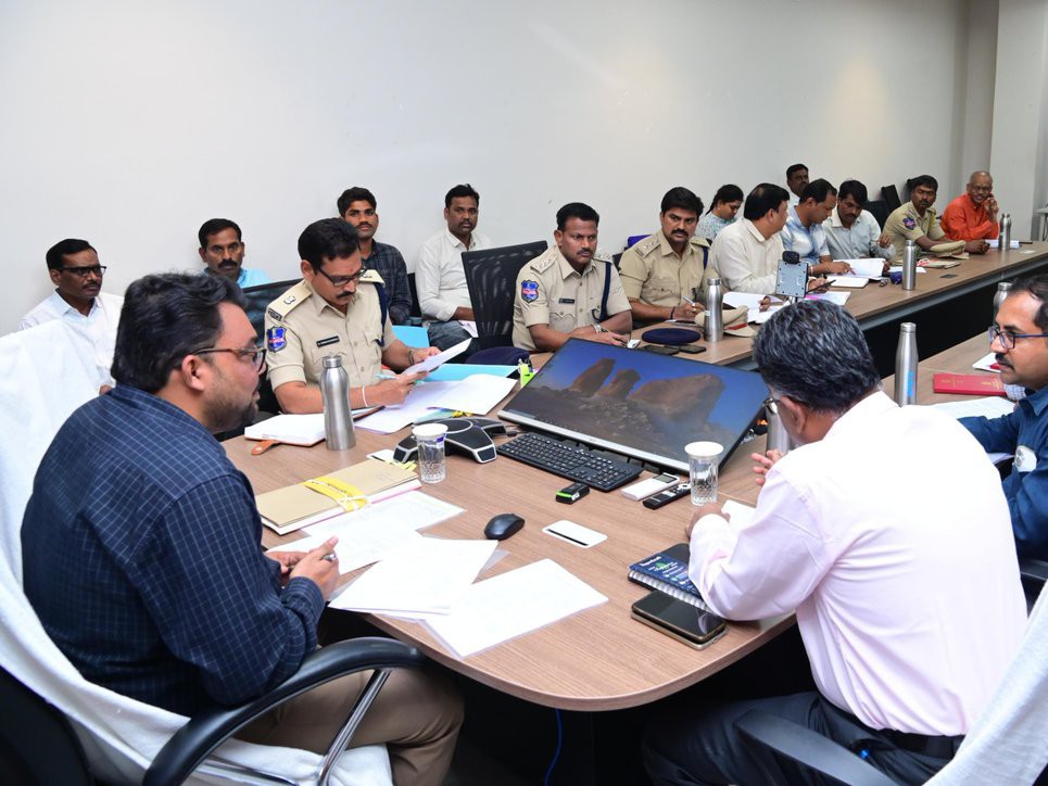 తాగునీటి ఇబ్బందులు లేకుండా చూడాలి: కలెక్టర్