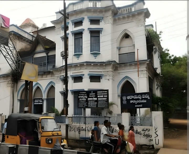 అద్దె భవనంలో కొనసాగుతున్న ప్రభుత్వం కార్యాలయం