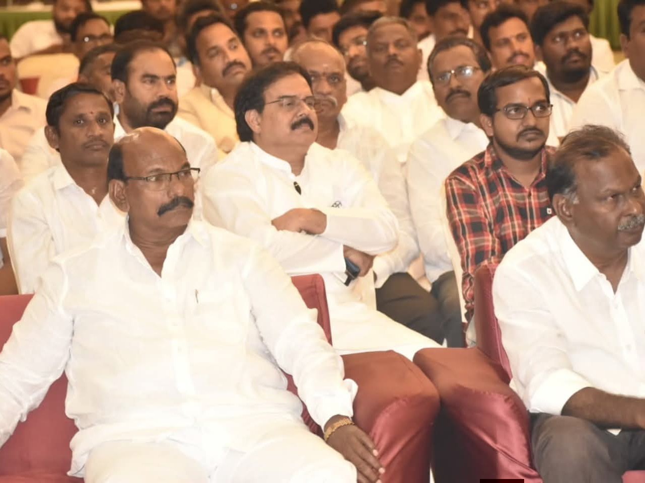 సాధకులతో ఆత్మీయ సమావేశం నిర్వహించిన మంత్రి