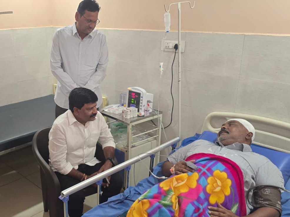 ప్రభాకర్ రావును పరామర్శించిన ఎమ్మెల్యే