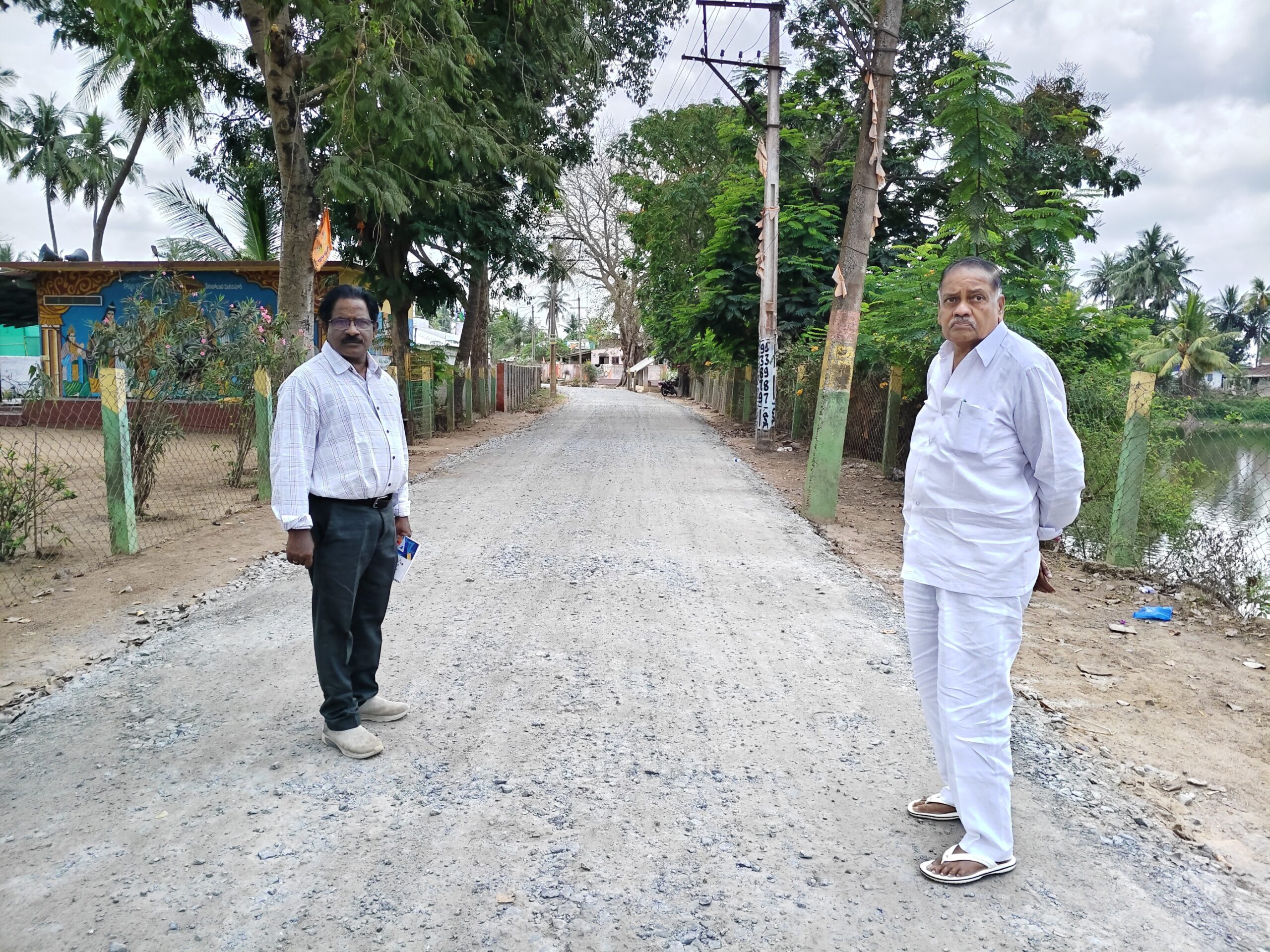 హైవే కనెక్టివిటీ రోడ్డును పరిశీలించిన ఎమ్మెల్యే