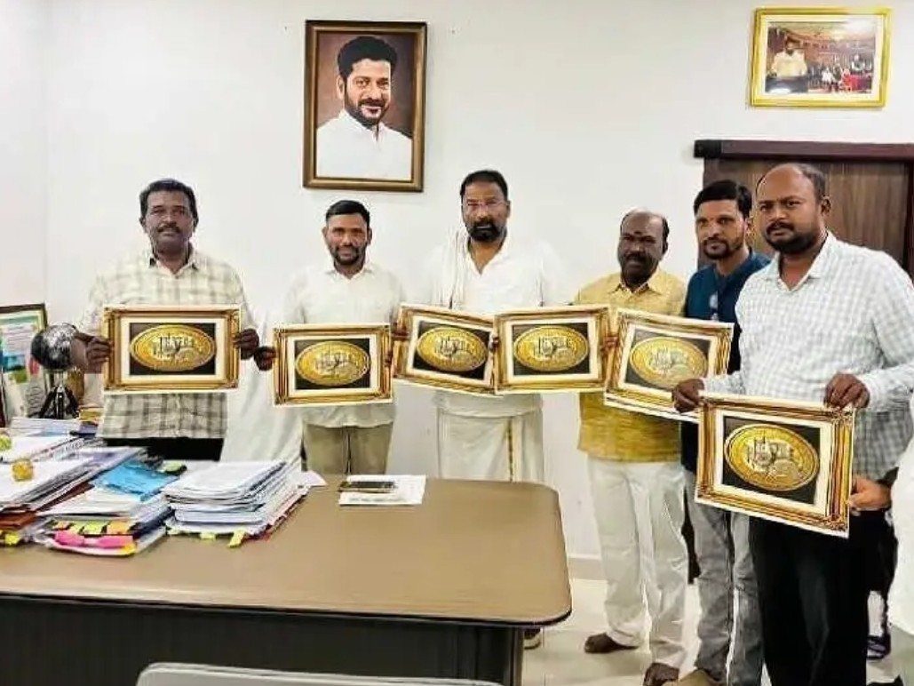 నెట్ బాల్ అసోసియేషన్ లోగో ఆవిష్కరించిన మంత్రి