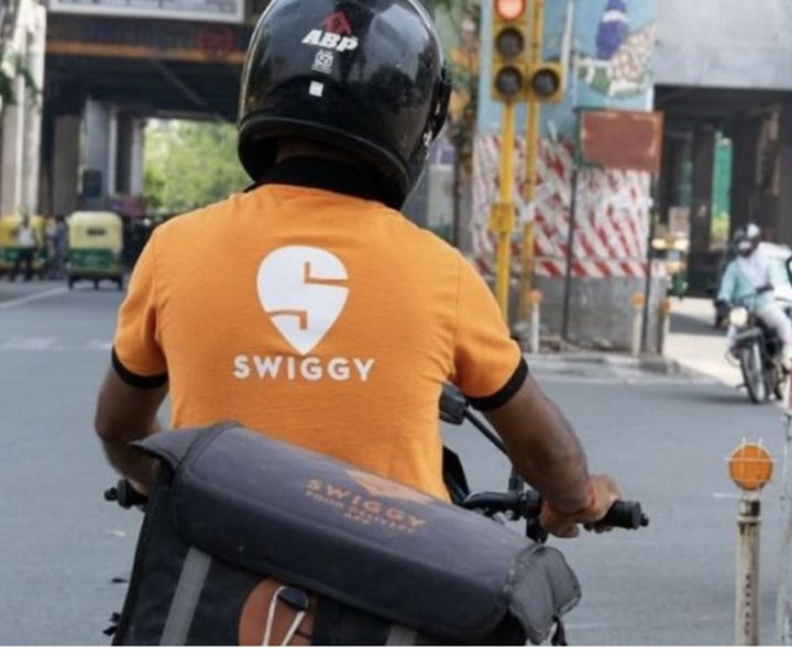 ప్లాట్‌ఫారమ్ ఫీజు పెంచిన స్విగ్గీ