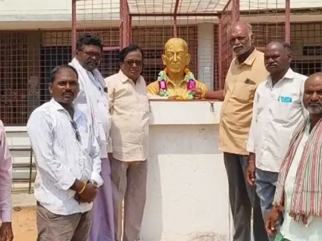 గుత్తిలో బీఎస్పీ నాయకుల సంబరాలు